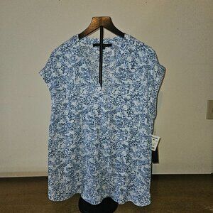 Cynthia Steffe blue floral 2x cap sleeve top
